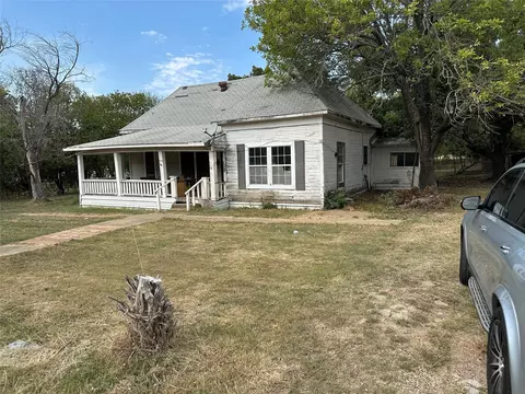 Exterior - 217 E 2nd St, Ferris, TX 75125 photo 2 of 4