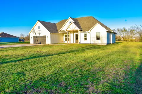 5451 County Road 3229, Lone Oak, TX 75453