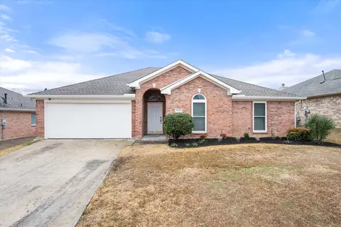 1702 Mcgarry Ln, Mansfield, TX 76063
