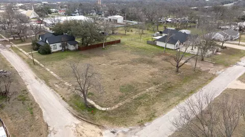 415 S Railroad Ave, Hico, TX 76457