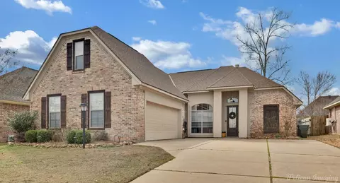 10448 Plum Creek Dr, Shreveport, LA 71106