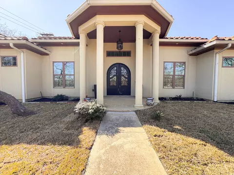 1302 Woodridge Cir, Euless, TX 76040