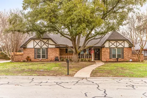 1113 Green River Trl, Cleburne, TX 76033
