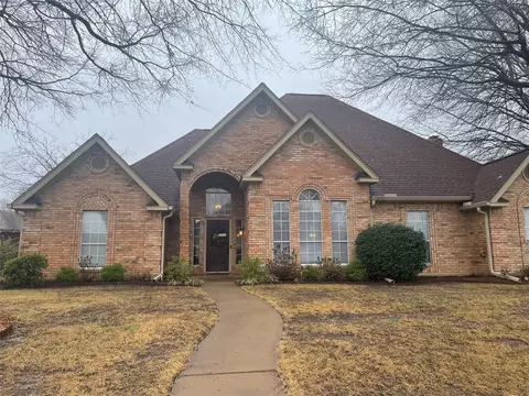 1925 Silverleaf Dr, Paris, TX 75462