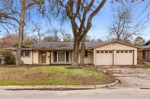 7020 Martha Ln, Fort Worth, TX 76112