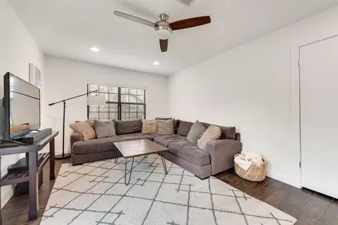 Living - 400 Moss Hill Ln, Euless, TX 76039 photo 7 of 7