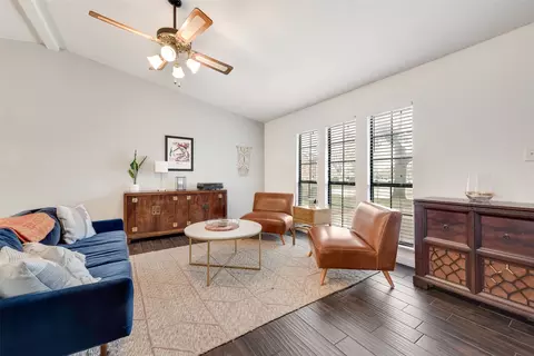 Living - 400 Moss Hill Ln, Euless, TX 76039 photo 4 of 7