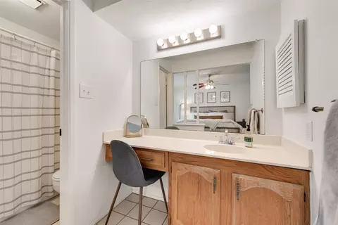 Bath - 400 Moss Hill Ln, Euless, TX 76039 photo 1 of 5