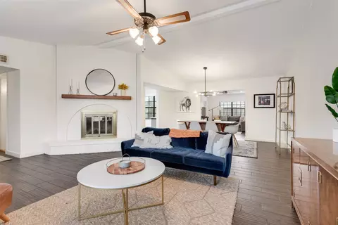 Living - 400 Moss Hill Ln, Euless, TX 76039 photo 2 of 7
