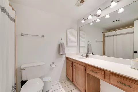 Bath - 400 Moss Hill Ln, Euless, TX 76039 photo 4 of 5