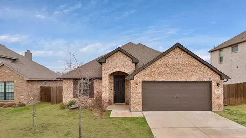 416 Paloma St, Weatherford, TX 76087