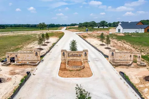 1024 Estancia Blvd, Weatherford, TX 76088