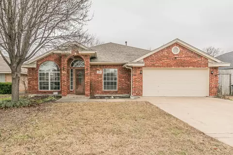 7462 Brittany Pl, Fort Worth, TX 76137