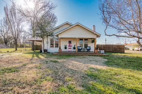 415 N 1st St, Mabank, TX 75147