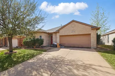 6353 Redeagle Creek Dr, Fort Worth, TX 76179