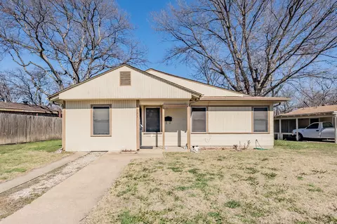 1532 Hamsted St, Fort Worth, TX 76115