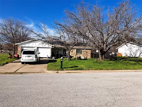 7801 Conn Dr, North Richland Hills, TX 76180