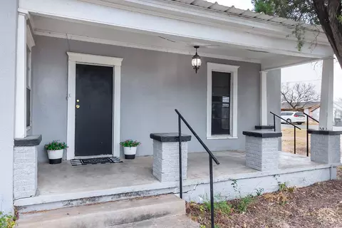 900 N Bridge St, Brady, TX 76825