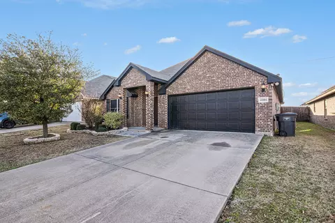 12304 Hunters Knoll Dr, Burleson, TX 76028