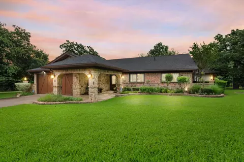 435 W Bethesda Rd, Burleson, TX 76028