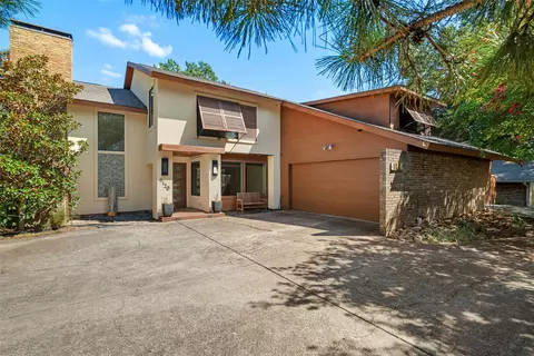 9120 Branch Hollow Dr, Dallas, TX 75243
