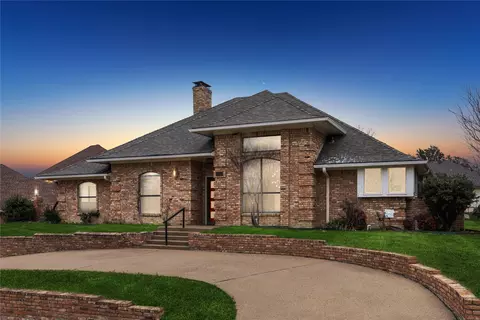 2914 Club Hill Dr, Garland, TX 75043
