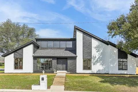 1204 York Dr, Edgecliff Village, TX 76134