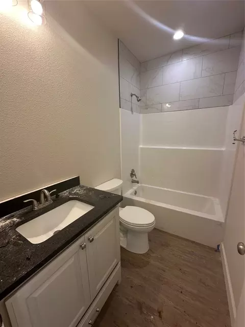 Bath - 151 Waterloo Dr, Abilene, TX 79602 photo 2 of 2