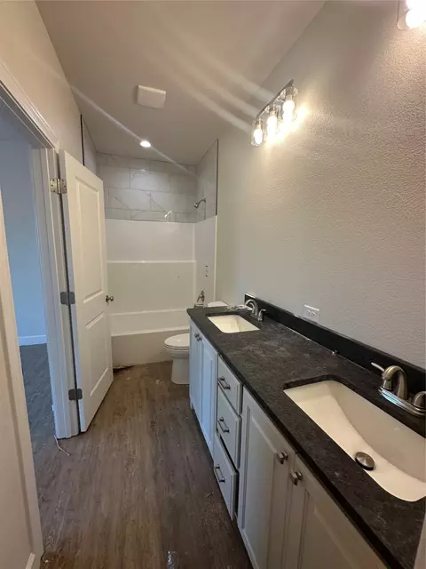 Bath - 151 Waterloo Dr, Abilene, TX 79602 photo 1 of 2