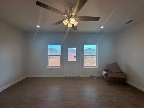 Living - 151 Waterloo Dr, Abilene, TX 79602 photo 2 of 2