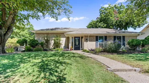 2013 Lake Shore Ln, Plano, TX 75023