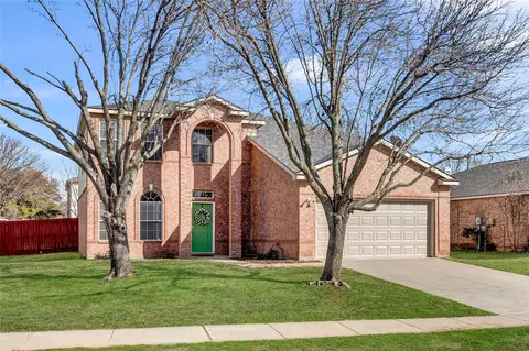 8205 Hidden Path Ln, Denton, TX 76210
