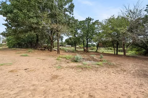 229 Lowrey Cir, Springtown, TX 76082 photo 6