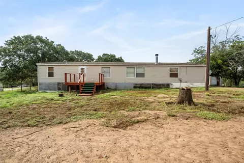 229 Lowrey Cir, Springtown, TX 76082 photo 5