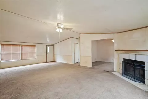 229 Lowrey Cir, Springtown, TX 76082 photo 16