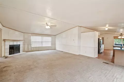 229 Lowrey Cir, Springtown, TX 76082 photo 14