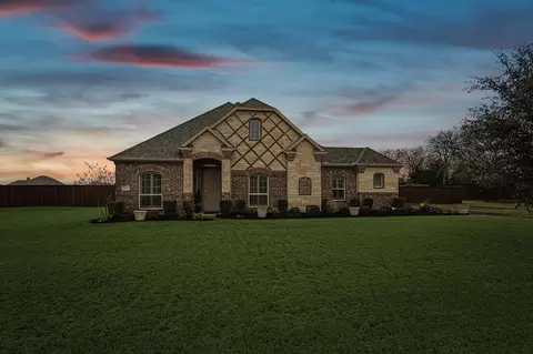 213 Mckinley Cir, Waxahachie, TX 75167