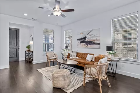 2129 Bonnell St, Carrollton, TX 75010