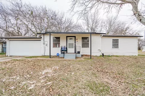 109 Gunter St, Wills Point, TX 75169