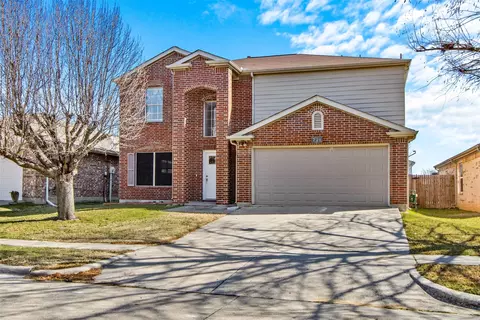 208 Lochwood Dr, Wylie, TX 75098