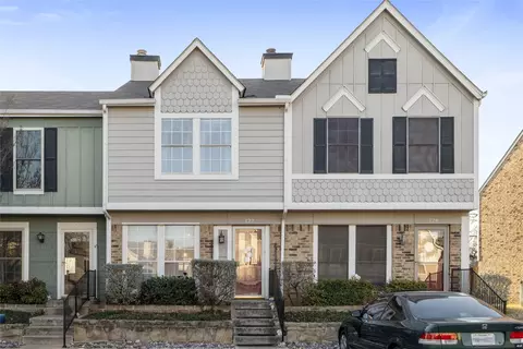 127 Surrey Ln, Euless, TX 76039