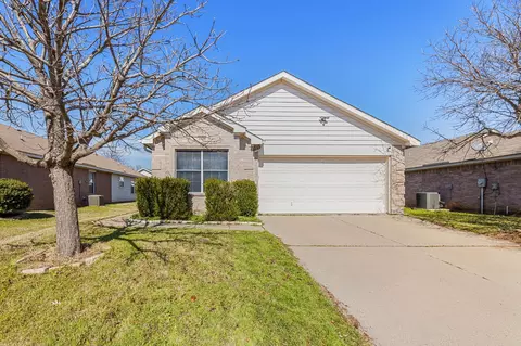 1148 Boxwood Dr, Crowley, TX 76036