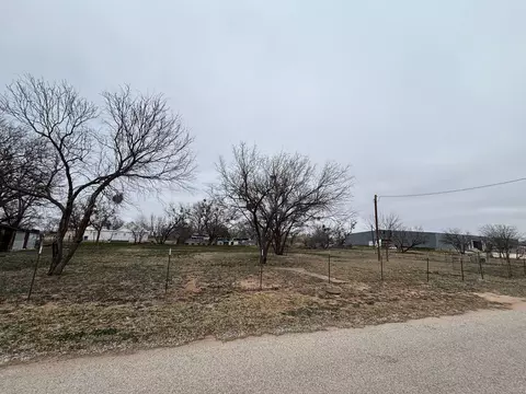 508 W Pierce St, Winters, TX 79567