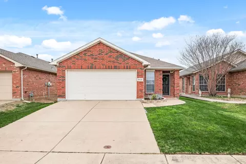 5928 Kristen Dr, Fort Worth, TX 76131