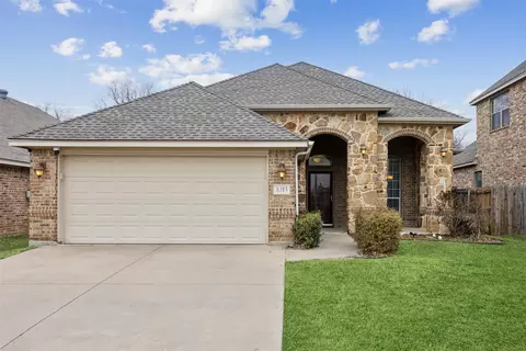 8313 Edgepoint Trl, Hurst, TX 76053
