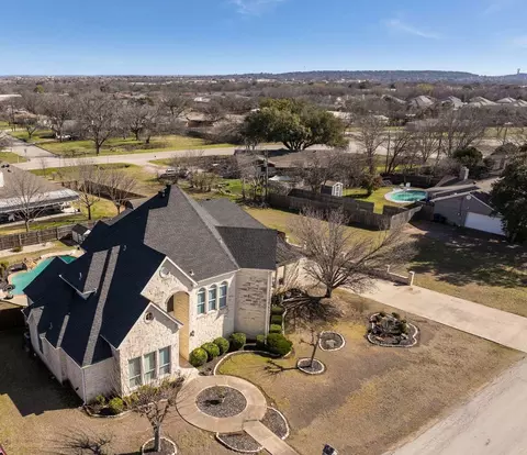 209 S Midway St, Crowley, TX 76036
