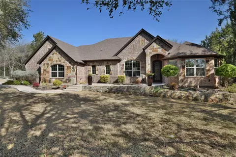 3405 Old Barn Ct, Granbury, TX 76048