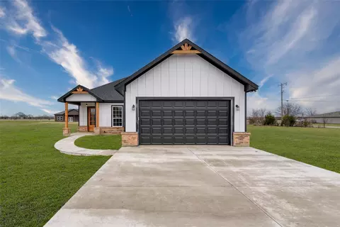 304 Anchor Ln, Gun Barrel City, TX 75156
