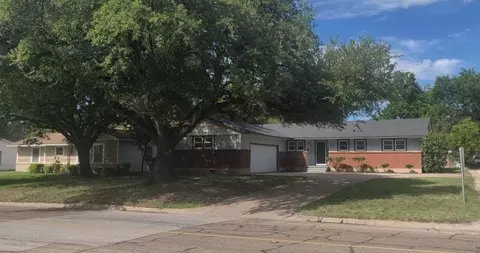 2605 Macarthur Dr, Waco, TX 76708 photo 2