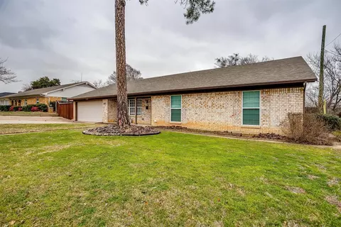 3432 Willowcrest Dr, North Richland Hills, TX 76117